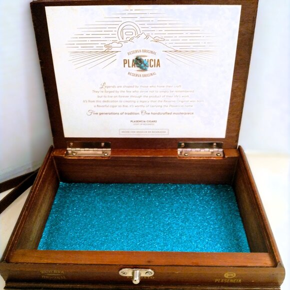 Suenos de Saundra Upcycled PLASENCIA, Crossbody/Shoulder Strap Cigar Box, Purse - Picture 7 of 13